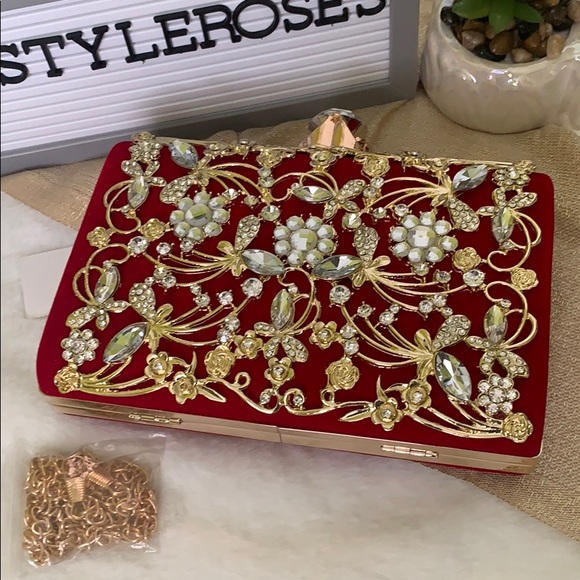 Handbags - 🔥🔥🔥NWT-Red beaded evening clutch❤️❤️❤️